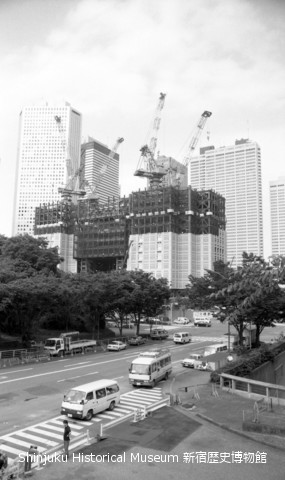 建設中の東京都第一本庁舎